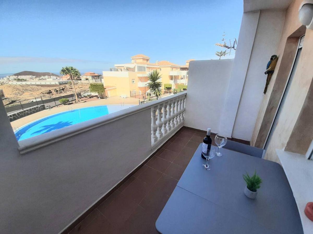 1 Bedroom Giuly Sea Views In Los Cristianos لوس كريستيانوس المظهر الخارجي الصورة